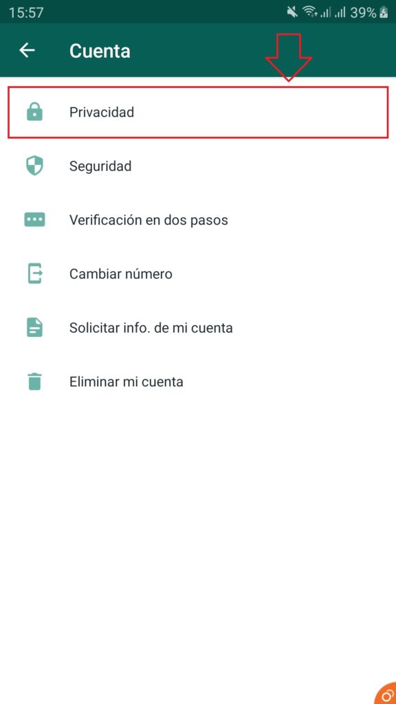 Menú de Cuenta en WhatsApp para Android con la opción Privacidad señalada en rojo