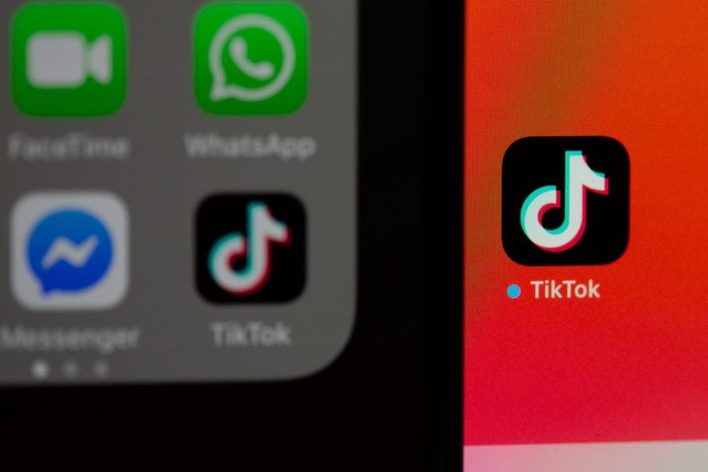 Icono de TikTok en un dispositivo móvil